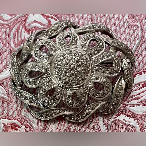 Jewelry - Vintage Silver Floral Brooch